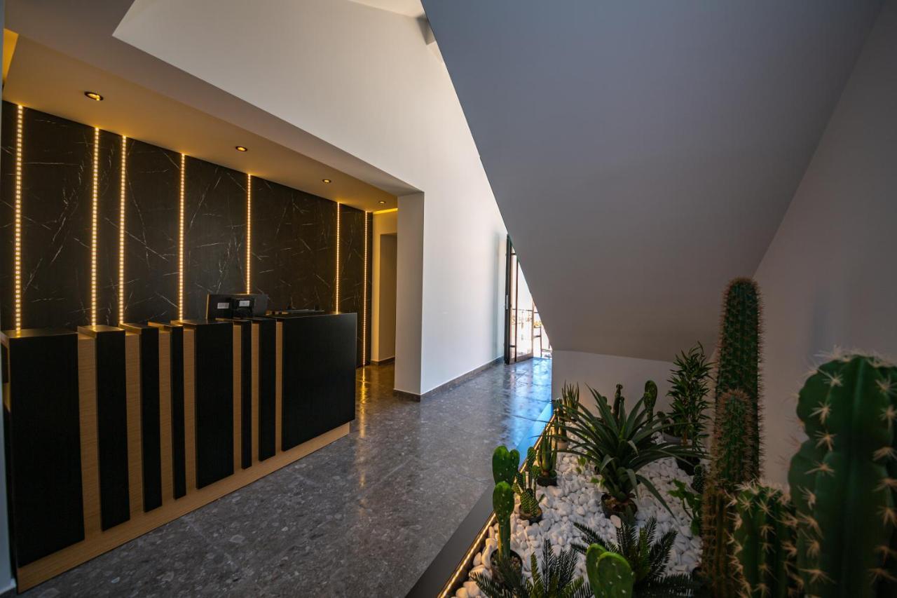 Apart-Hotel Lili2 Sarandë Buitenkant foto
